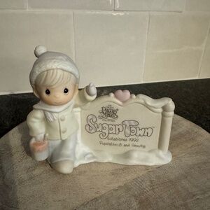 Precious Moments Sugar Town "Sam Butcher Painting Sign" Figurine